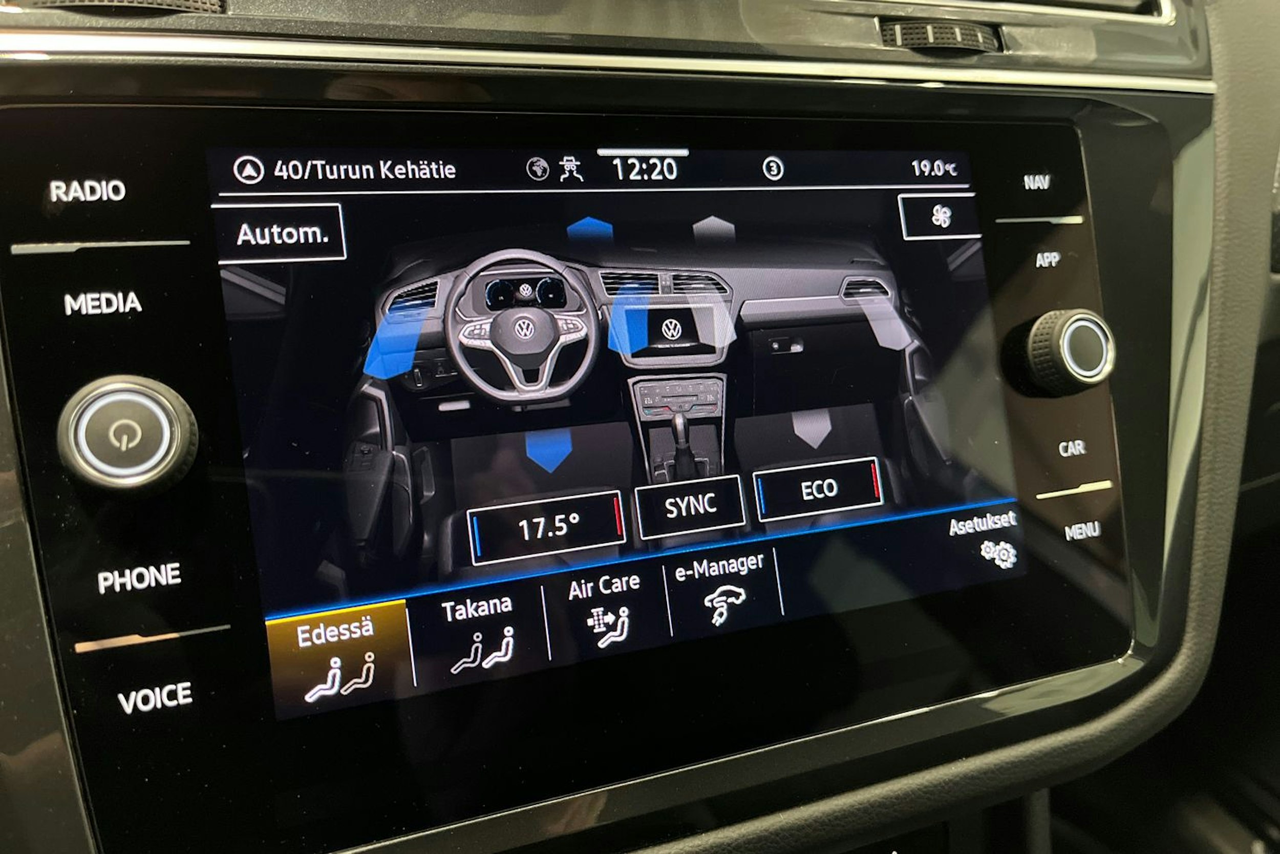 valkoinen Volkswagen Tiguan 2022 kuva 28.
