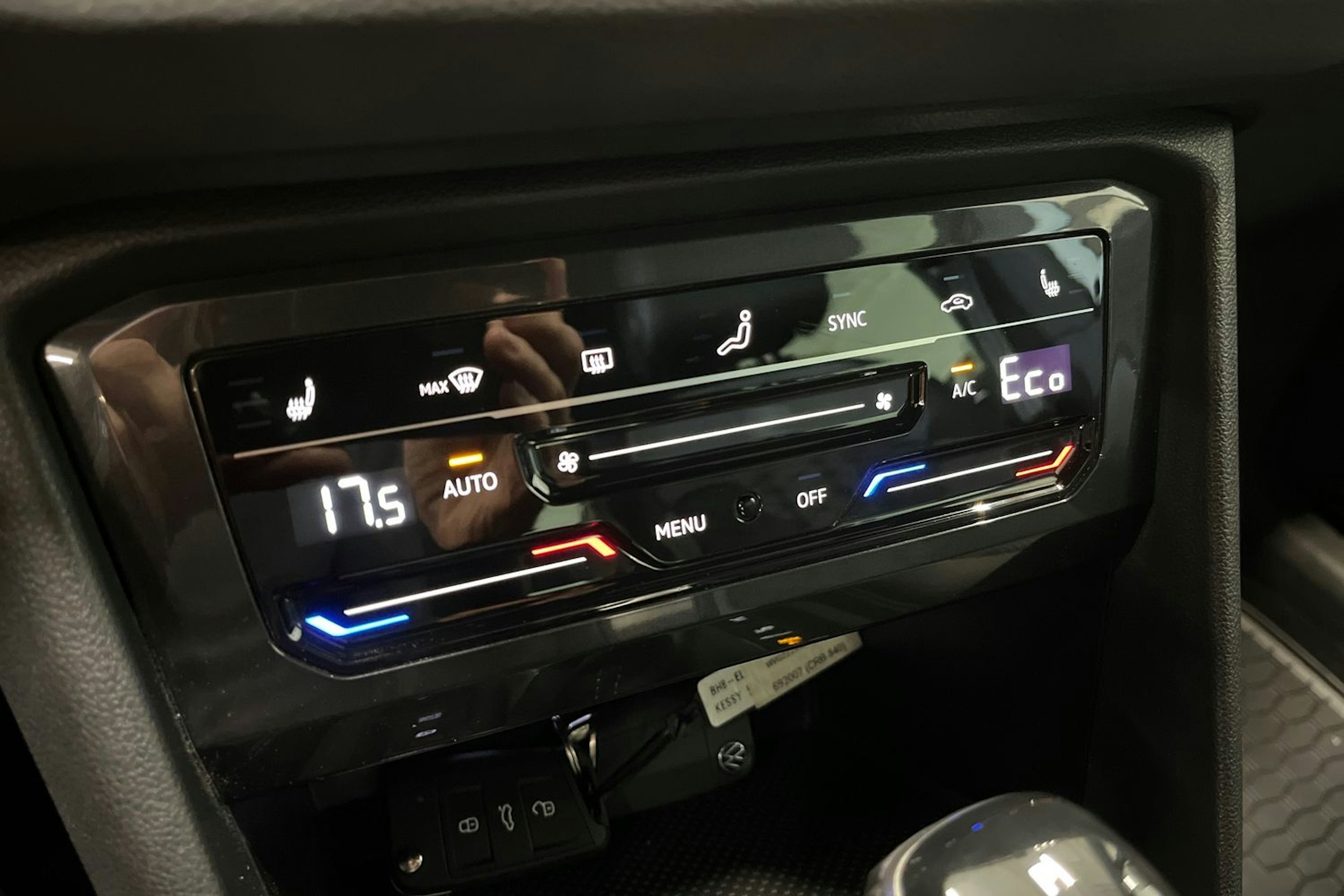 valkoinen Volkswagen Tiguan 2022 kuva 29.