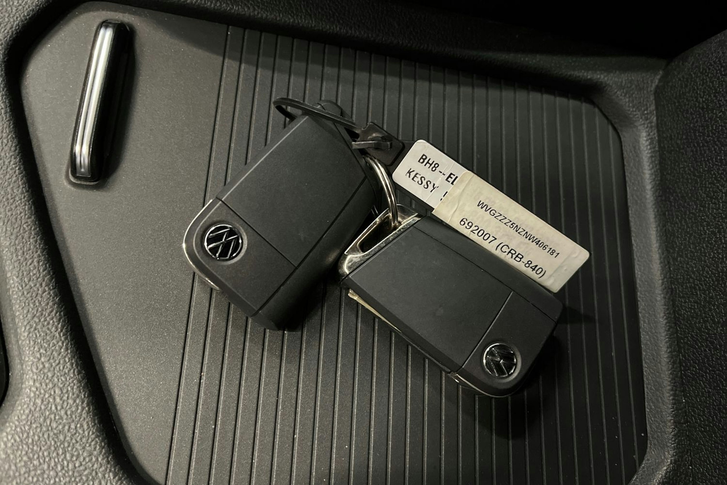 valkoinen Volkswagen Tiguan 2022 kuva 31.