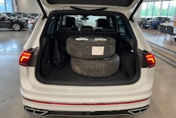 valkoinen Volkswagen Tiguan 2022 kuva 34.