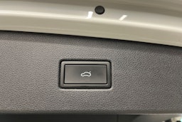 valkoinen Volkswagen Tiguan 2022 kuva 37.