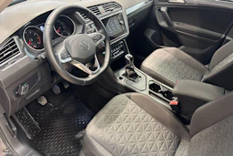 Harmaa Volkswagen Tiguan 2022 kuva 6.