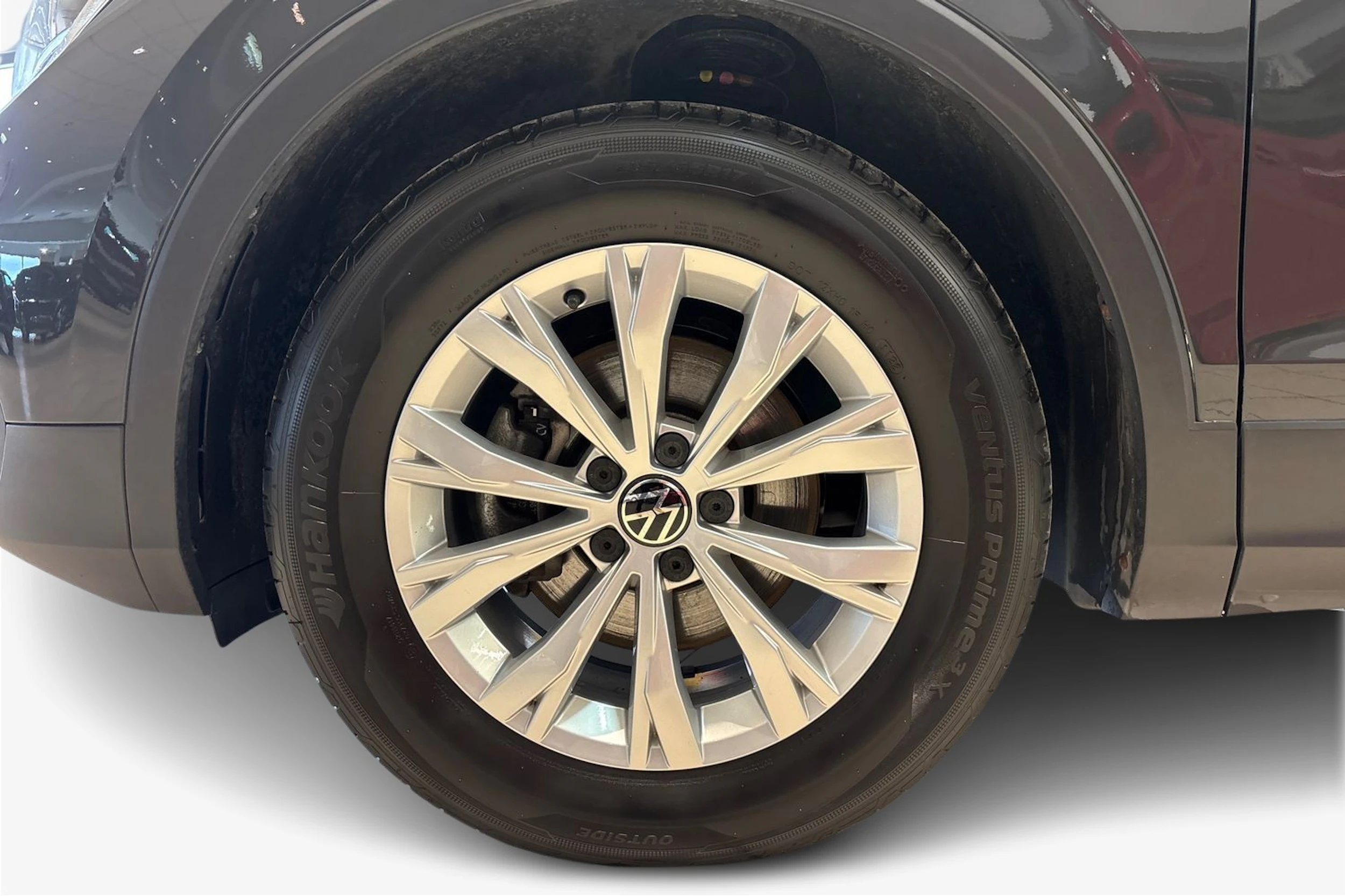Harmaa Volkswagen Tiguan 2022 kuva 9.