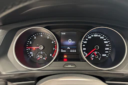 Harmaa Volkswagen Tiguan 2022 kuva 11.