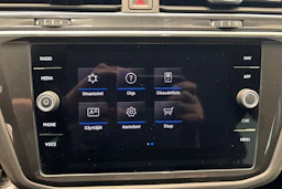Harmaa Volkswagen Tiguan 2022 kuva 13.