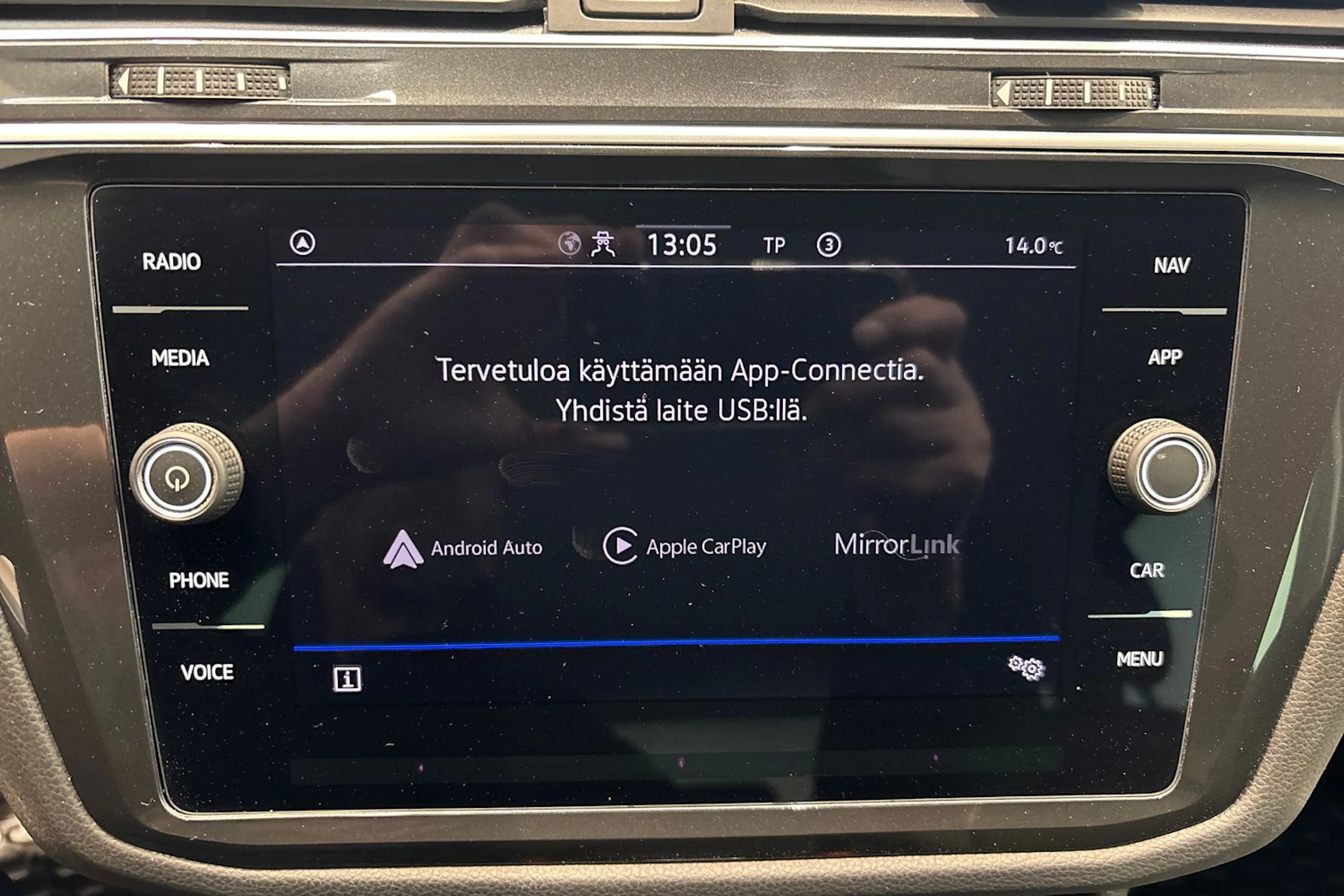 Harmaa Volkswagen Tiguan 2022 kuva 14.