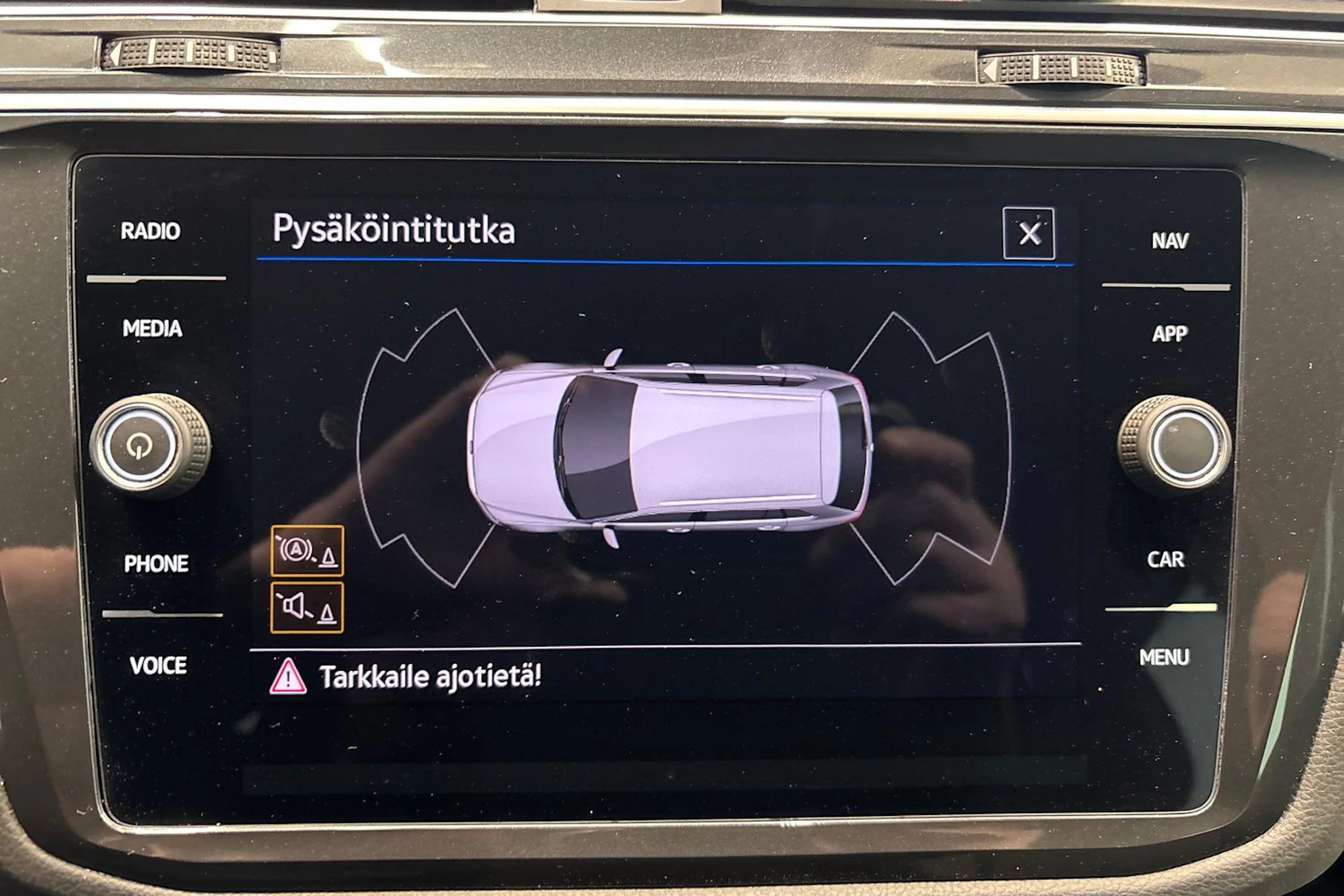 Harmaa Volkswagen Tiguan 2022 kuva 17.