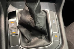 Harmaa Volkswagen Tiguan 2022 kuva 19.
