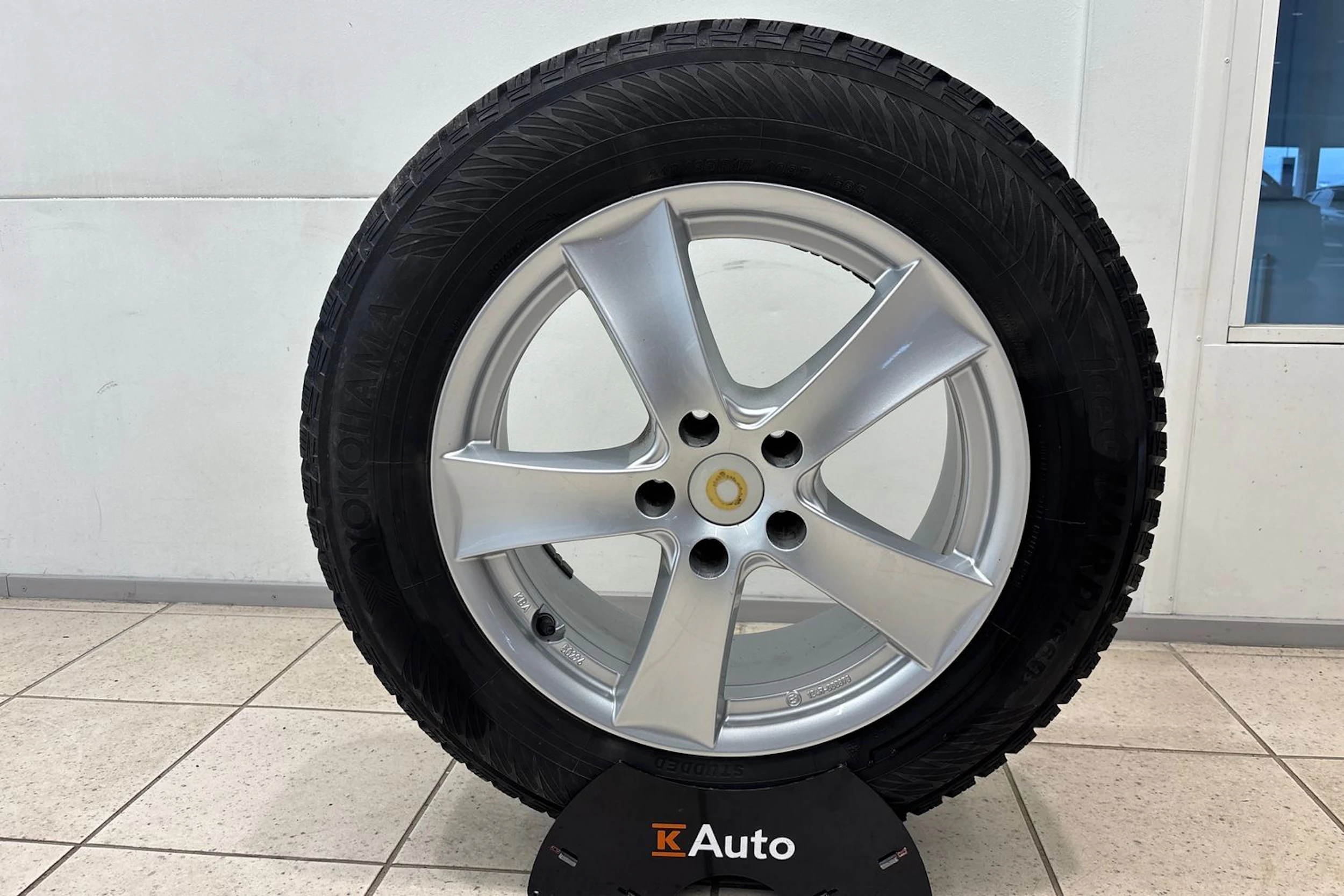 Harmaa Volkswagen Tiguan 2022 kuva 25.