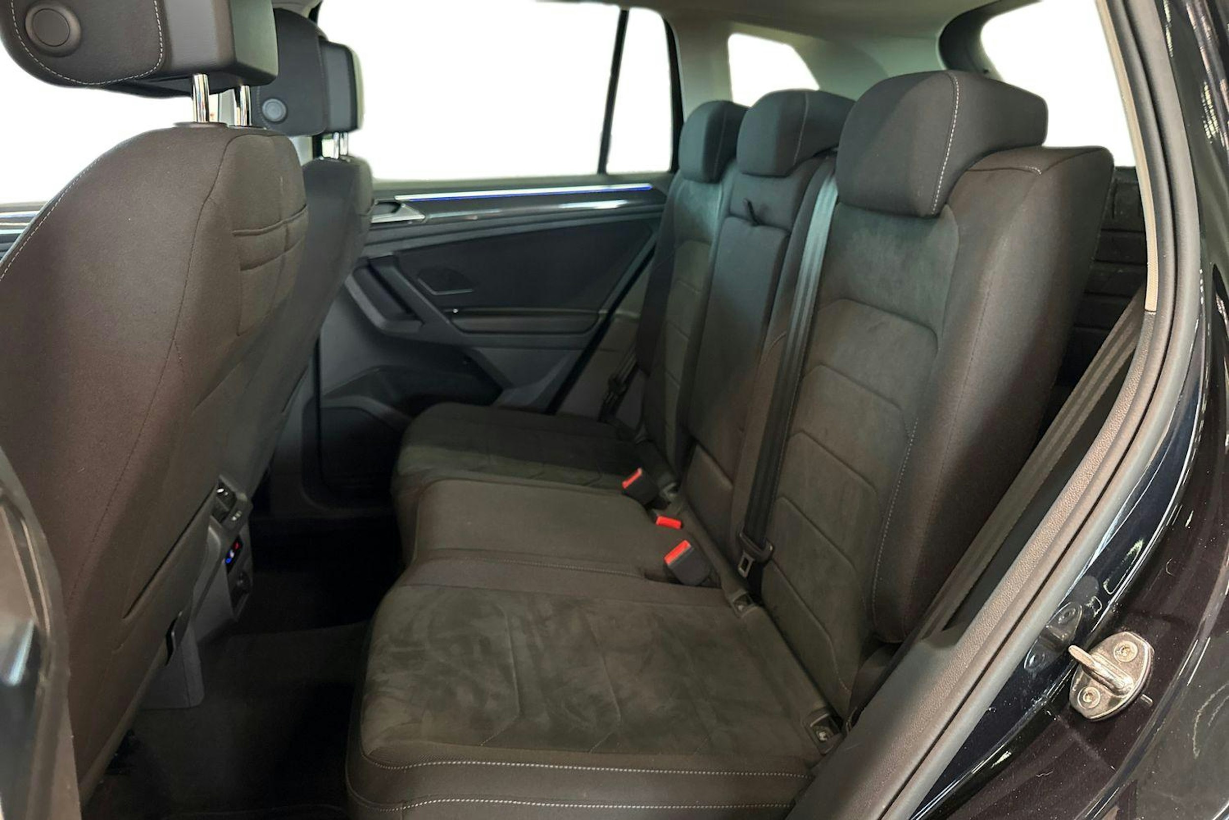 musta Volkswagen Tiguan 2022 kuva 10.