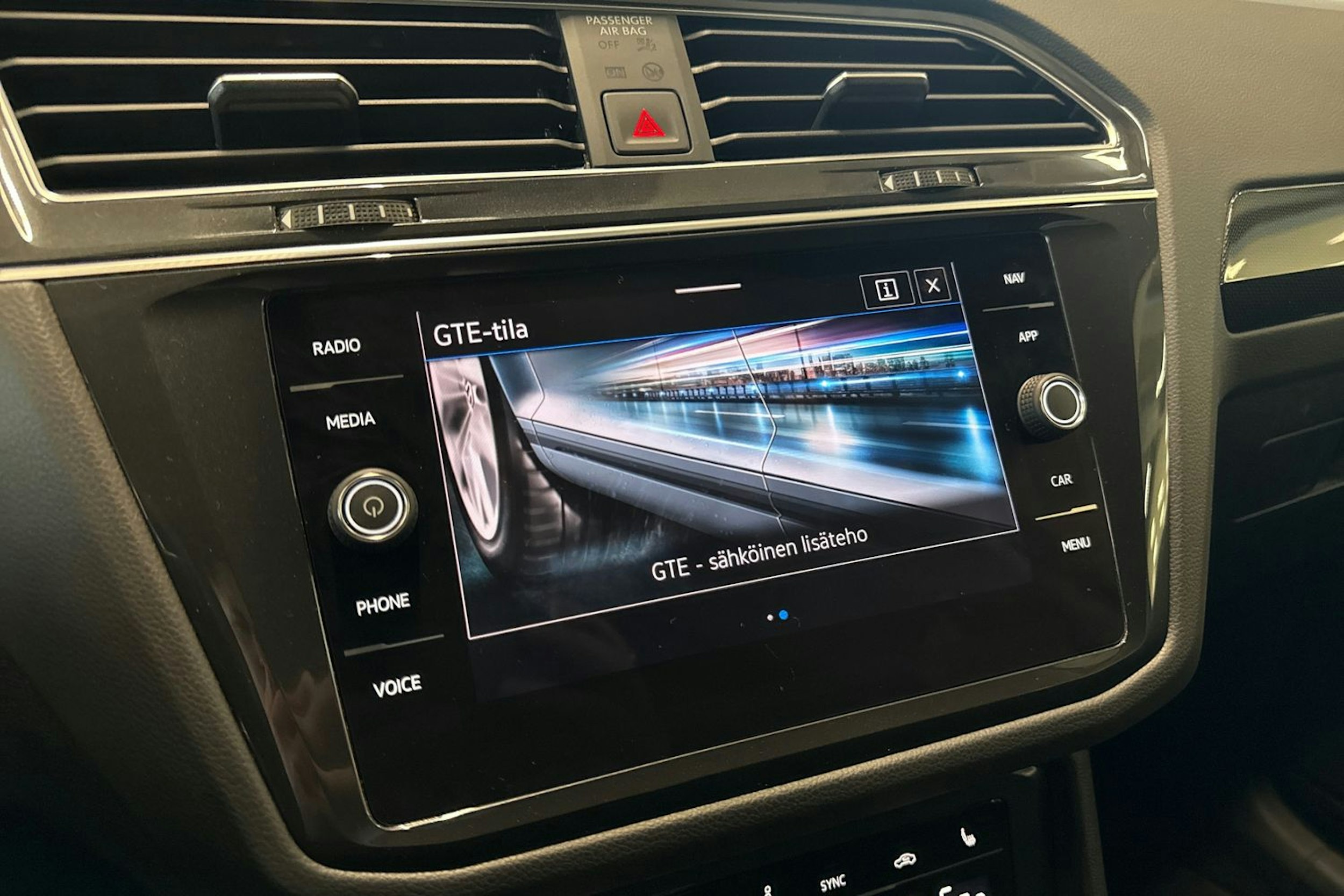 musta Volkswagen Tiguan 2022 kuva 24.