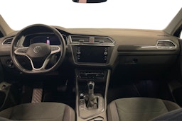 Sininen Volkswagen Tiguan 2022 kuva 9.