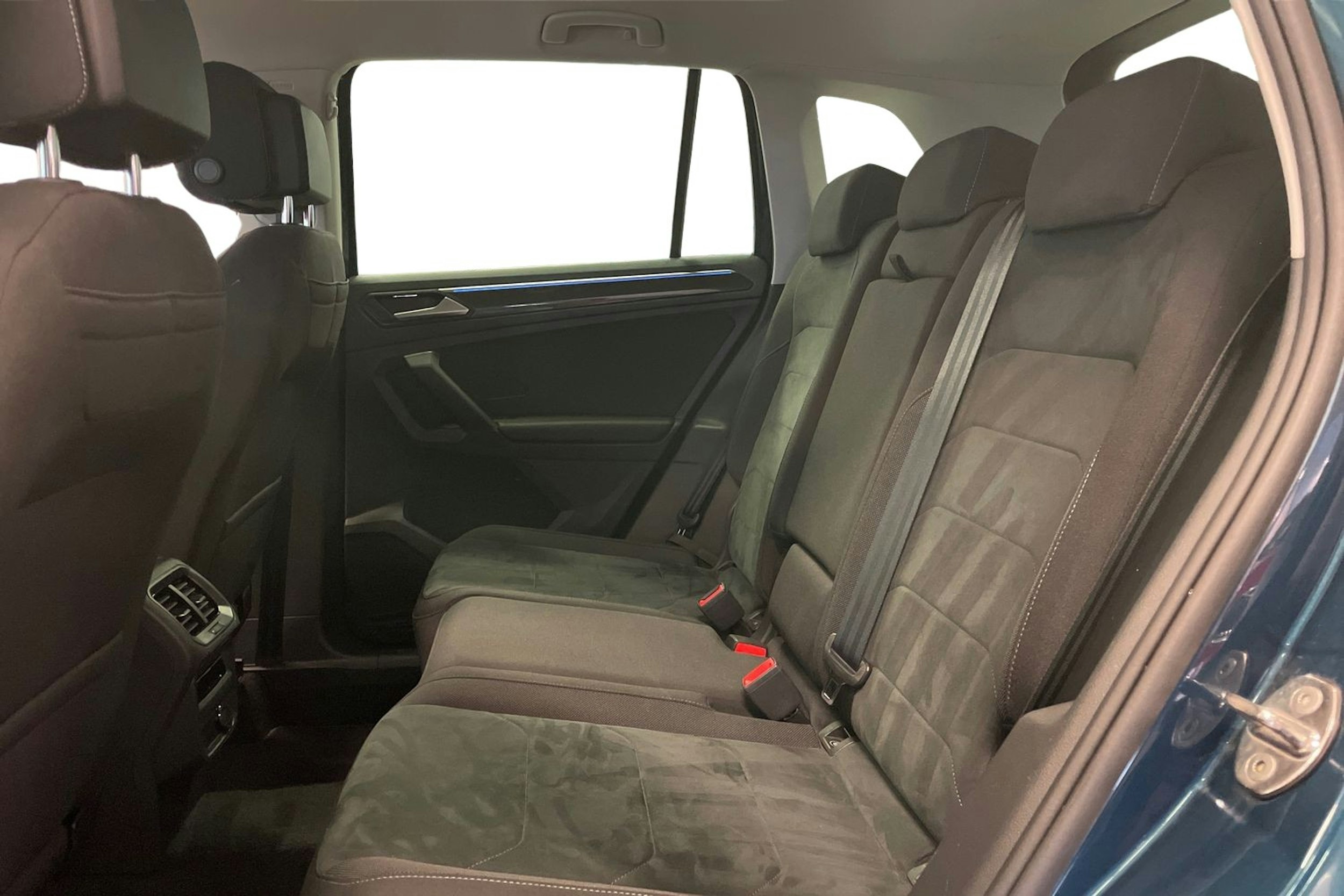 Sininen Volkswagen Tiguan 2022 kuva 10.
