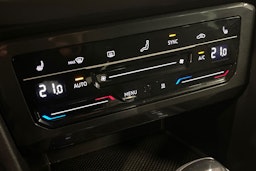 Sininen Volkswagen Tiguan 2022 kuva 16.