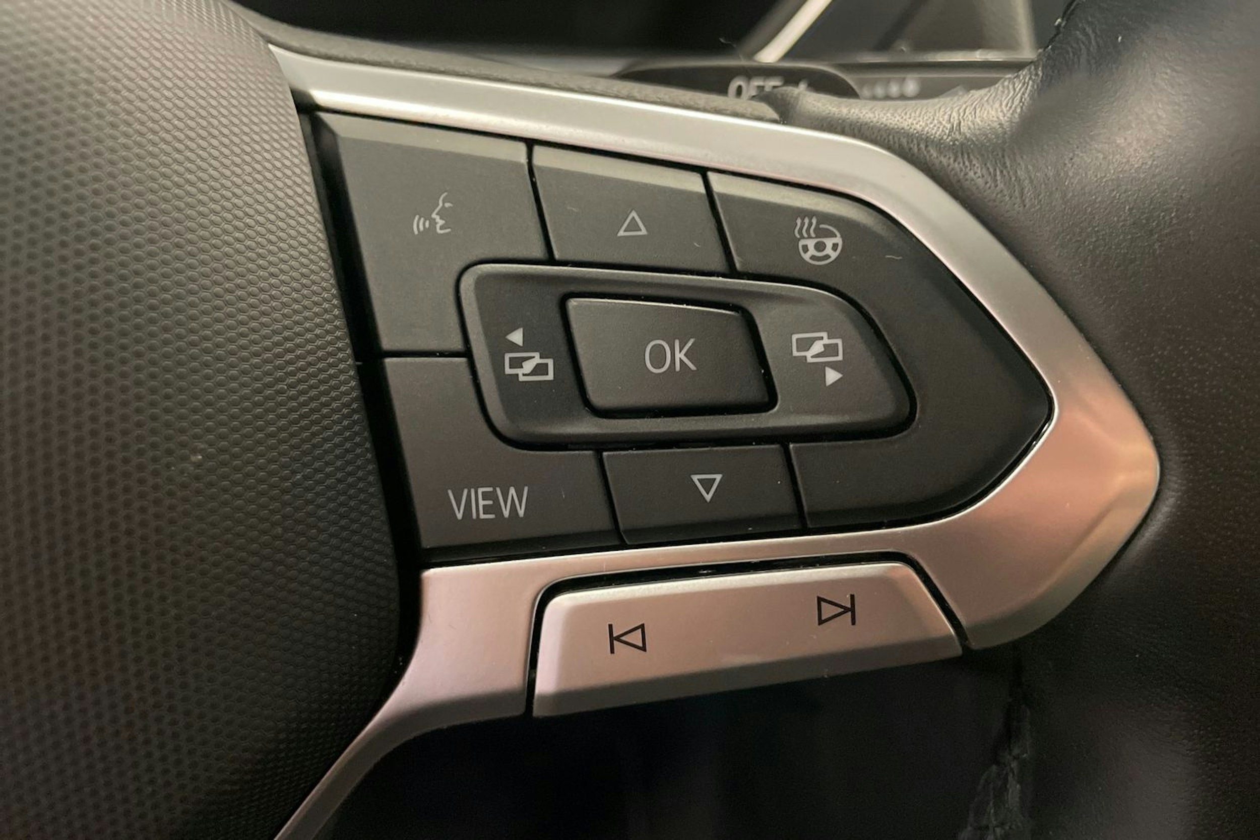 Sininen Volkswagen Tiguan 2022 kuva 19.