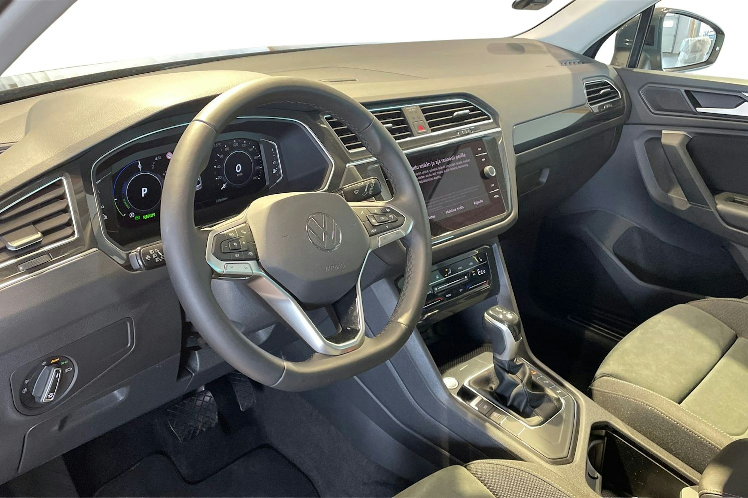 Harmaa Volkswagen Tiguan 2022 kuva 7.