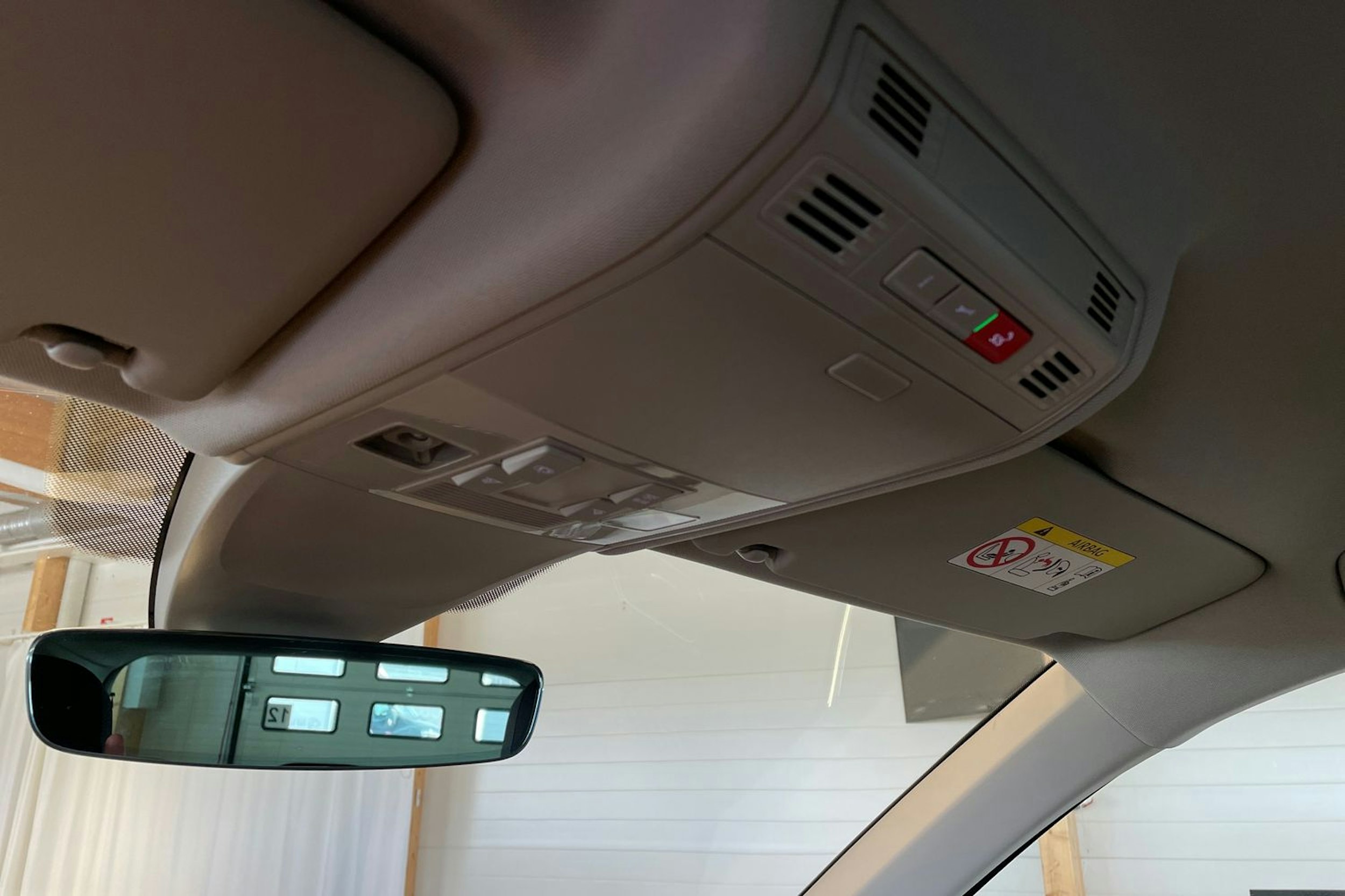 Harmaa Volkswagen Tiguan 2022 kuva 30.