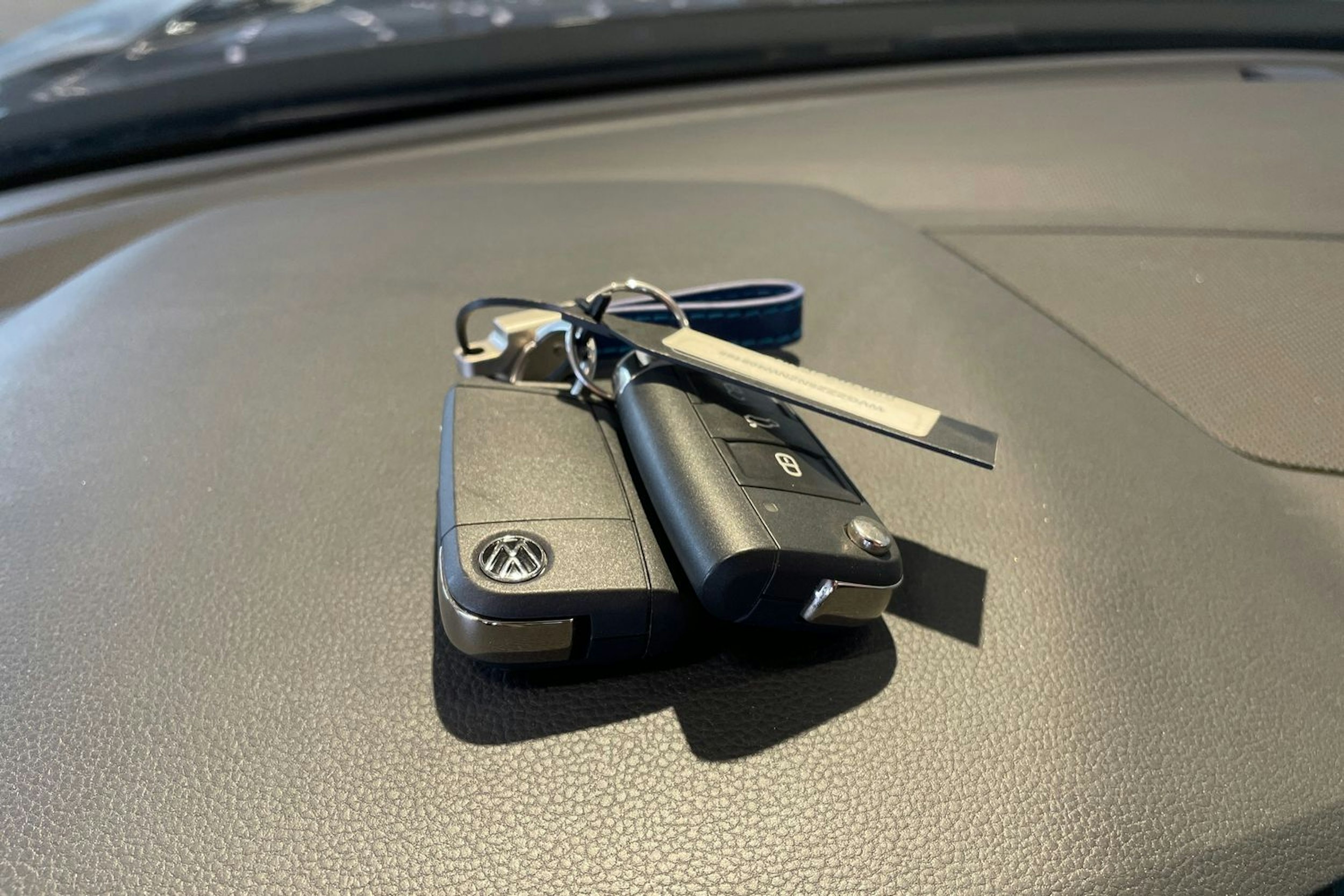Harmaa Volkswagen Tiguan 2022 kuva 31.