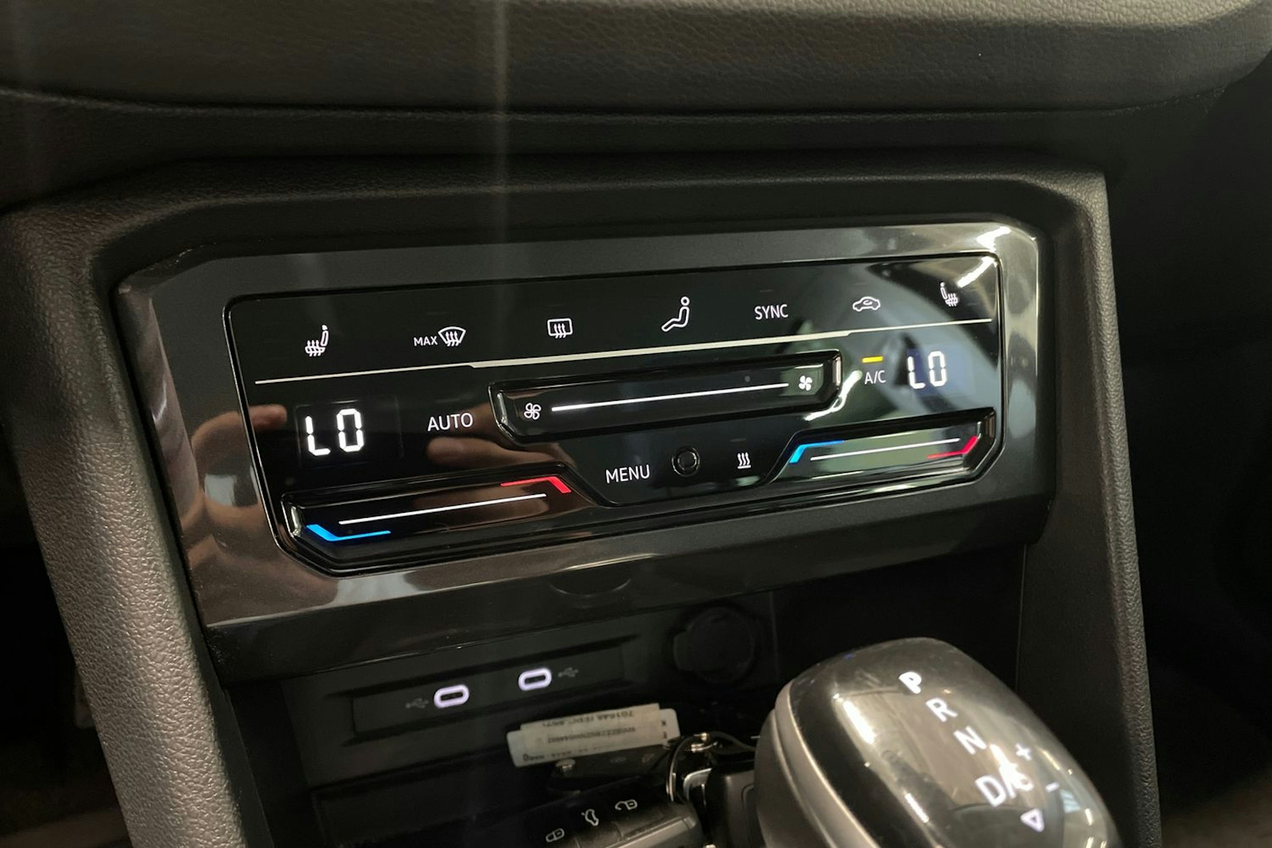 musta Volkswagen Tiguan 2022 kuva 21.