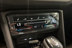 musta Volkswagen Tiguan 2022 kuva 21.