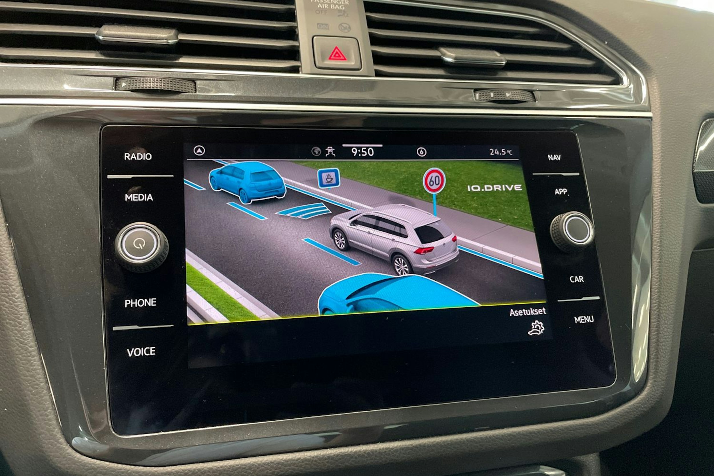 musta Volkswagen Tiguan 2022 kuva 26.