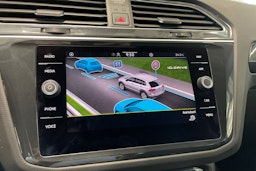 musta Volkswagen Tiguan 2022 kuva 26.