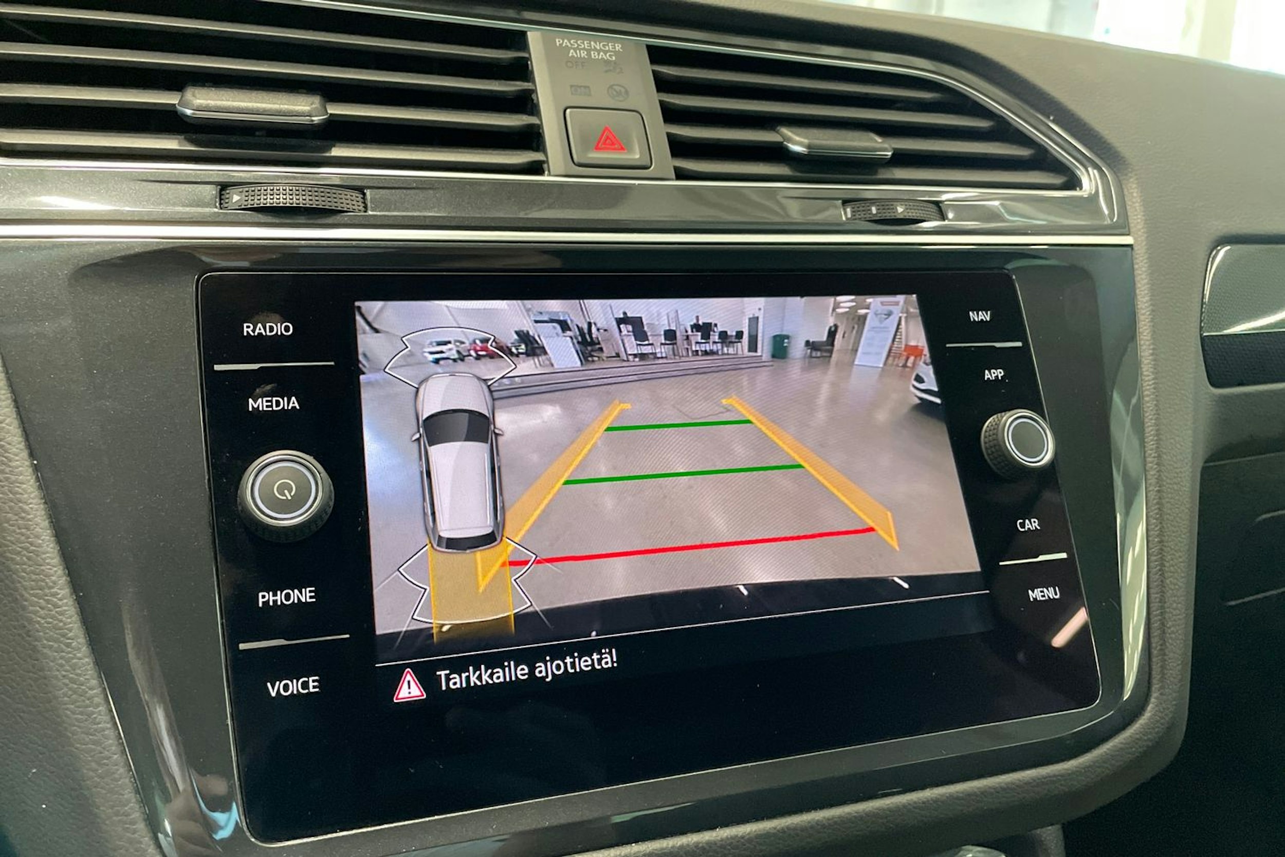 musta Volkswagen Tiguan 2022 kuva 27.