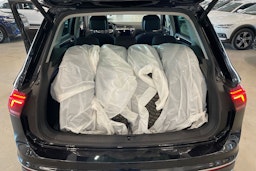 musta Volkswagen Tiguan 2022 kuva 28.