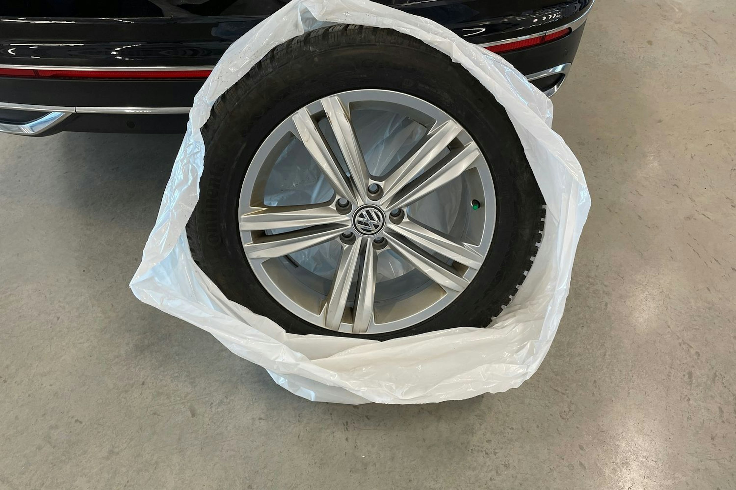 musta Volkswagen Tiguan 2022 kuva 29.
