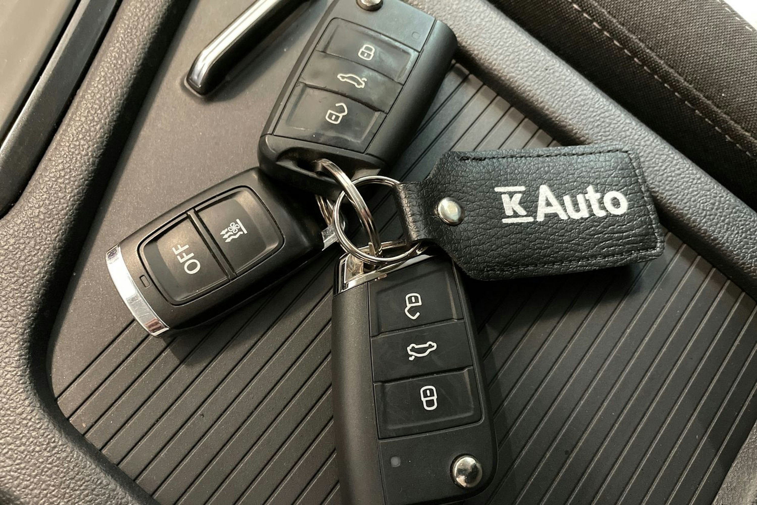 musta Volkswagen Tiguan 2022 kuva 32.