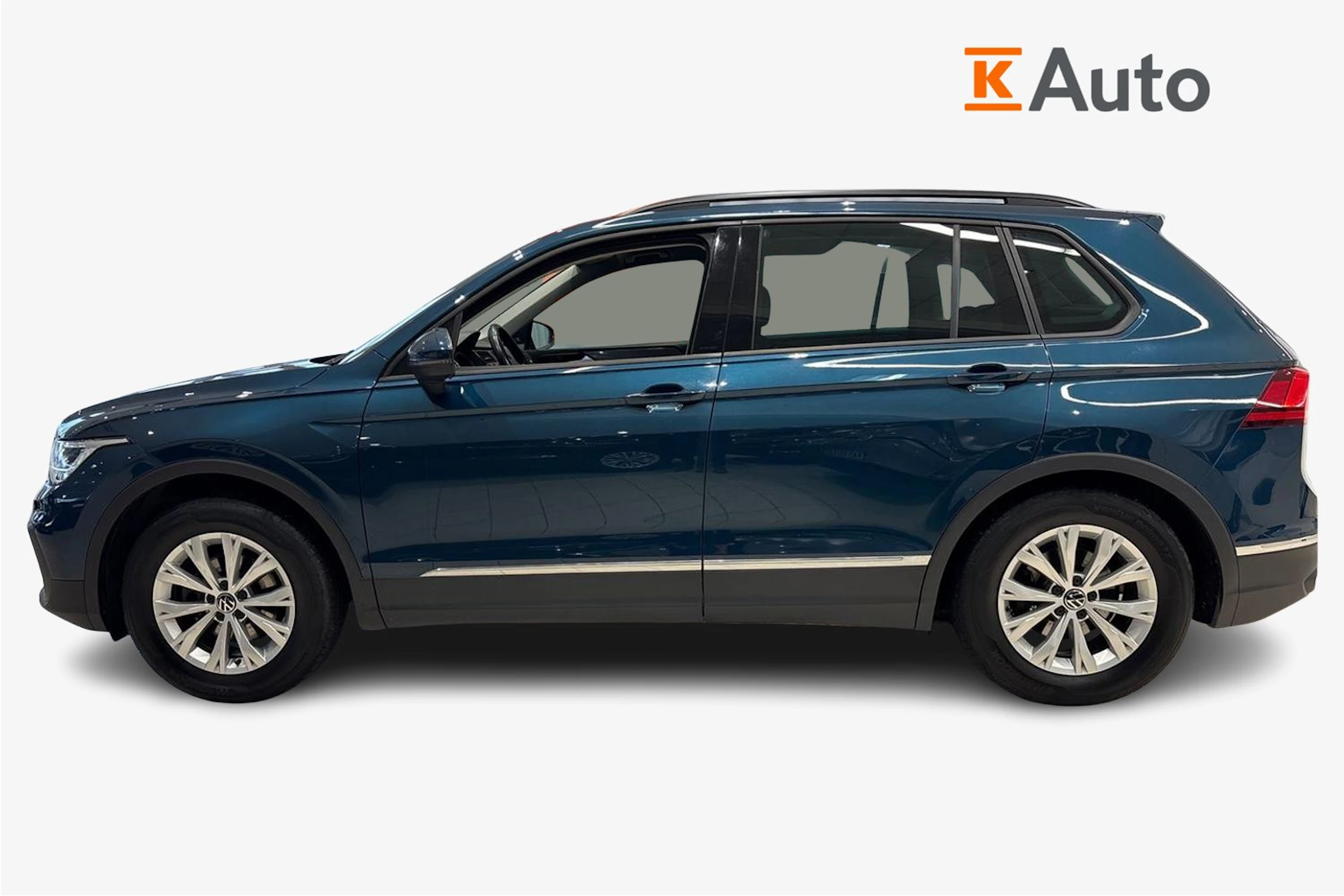 Sininen Volkswagen Tiguan 2022 kuva 5.