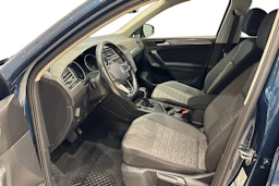 Sininen Volkswagen Tiguan 2022 kuva 6.