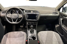 Sininen Volkswagen Tiguan 2022 kuva 7.