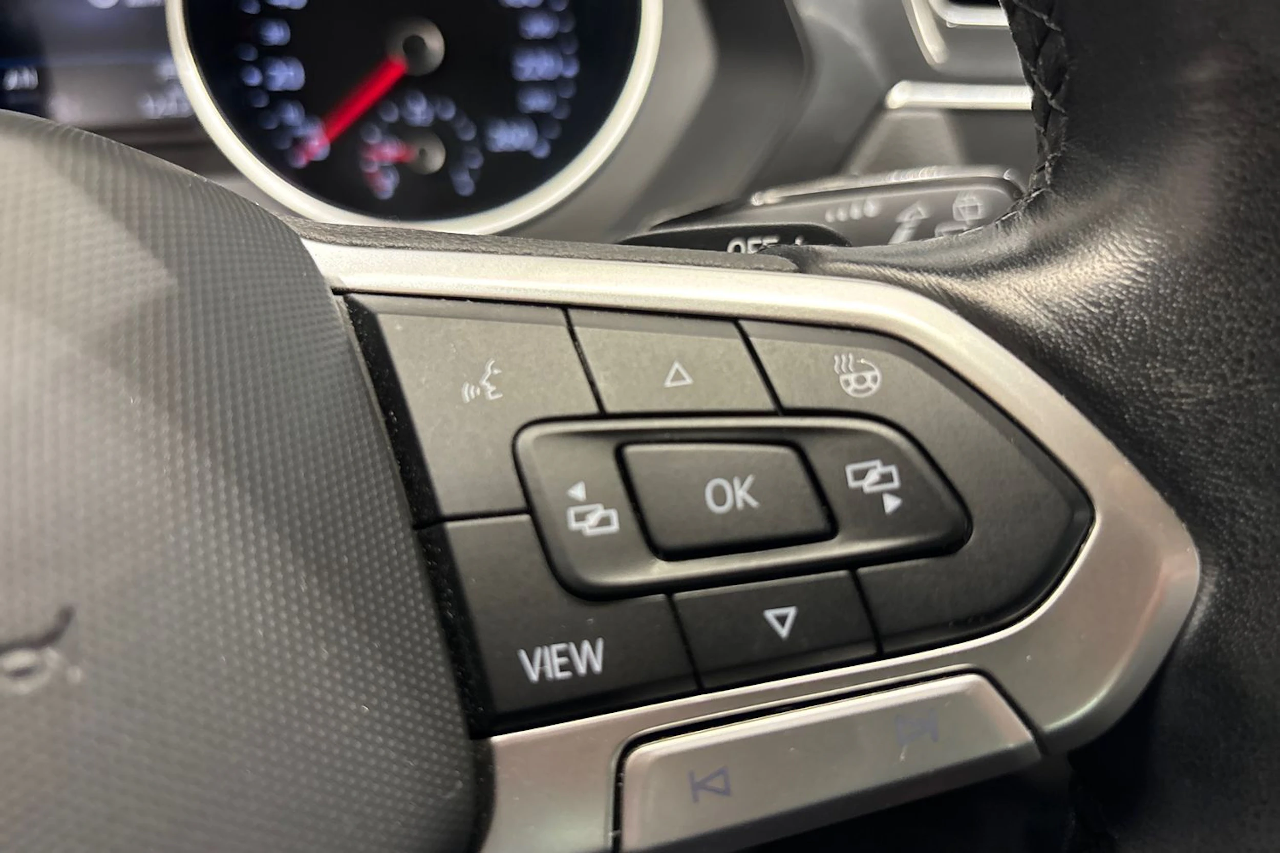 Sininen Volkswagen Tiguan 2022 kuva 17.
