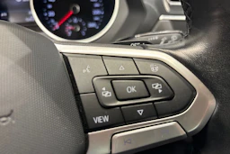 Sininen Volkswagen Tiguan 2022 kuva 17.