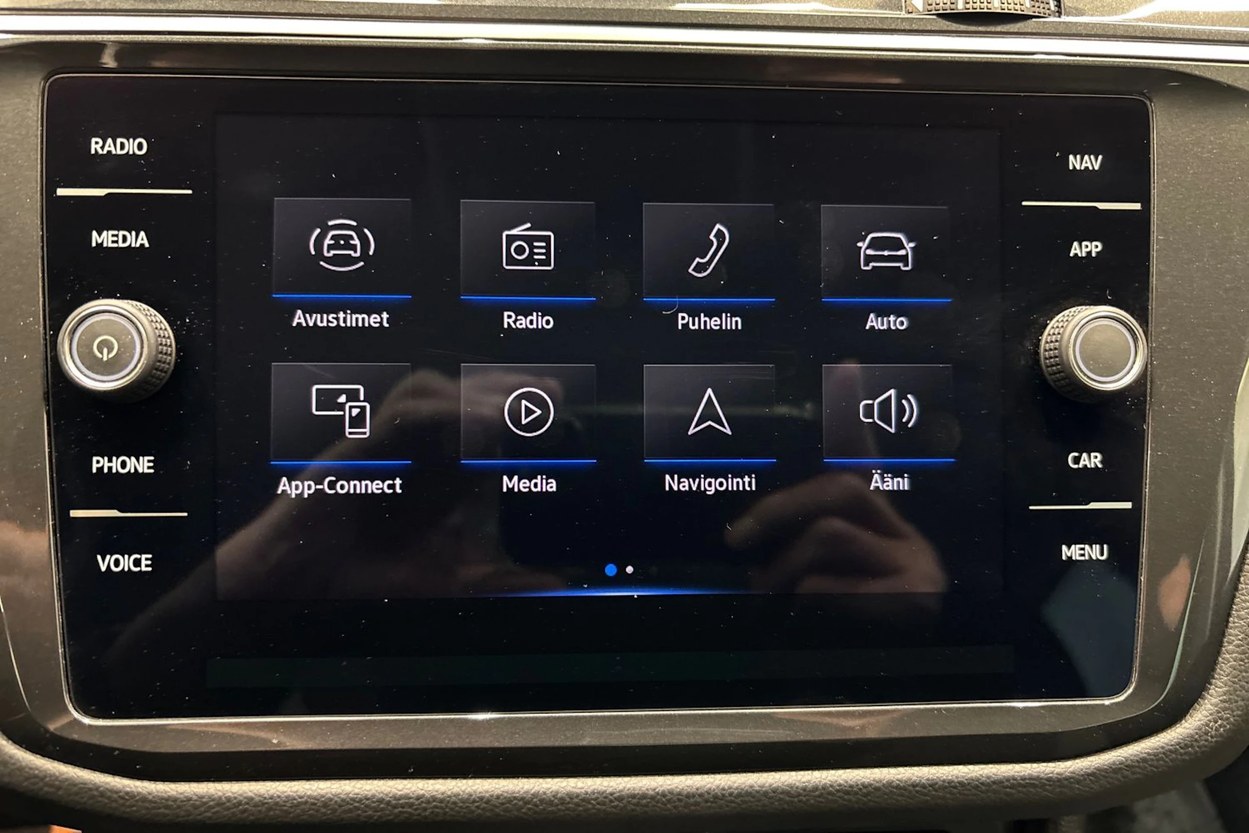 Sininen Volkswagen Tiguan 2022 kuva 19.