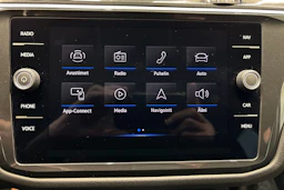 Sininen Volkswagen Tiguan 2022 kuva 19.