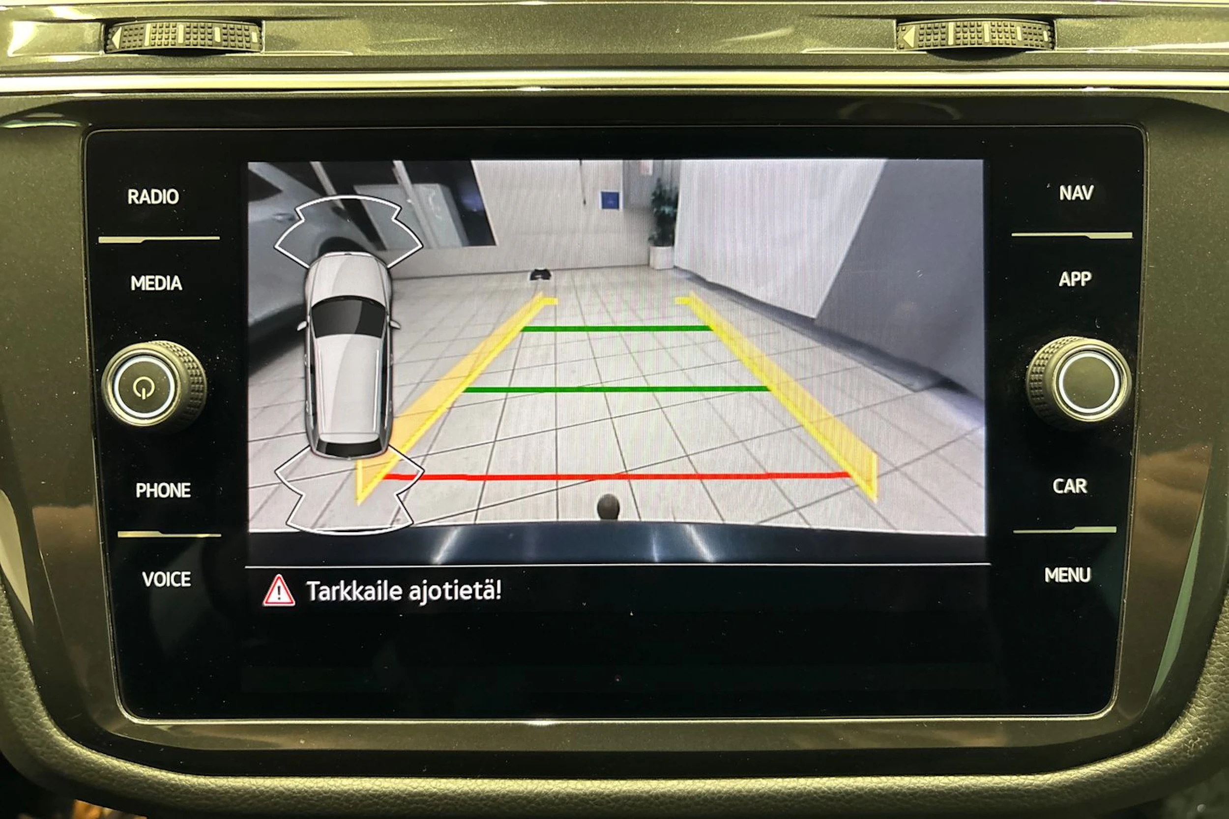 Sininen Volkswagen Tiguan 2022 kuva 21.