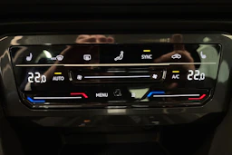Sininen Volkswagen Tiguan 2022 kuva 25.