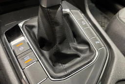 Sininen Volkswagen Tiguan 2022 kuva 27.