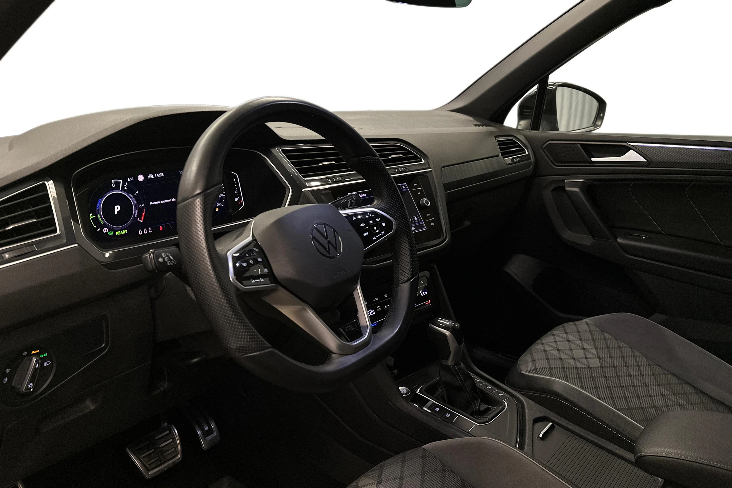 musta Volkswagen Tiguan 2022 kuva 6.