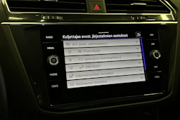 musta Volkswagen Tiguan 2022 kuva 22.