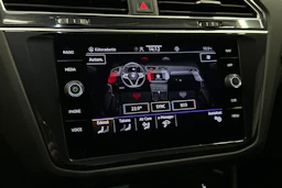 musta Volkswagen Tiguan 2022 kuva 25.