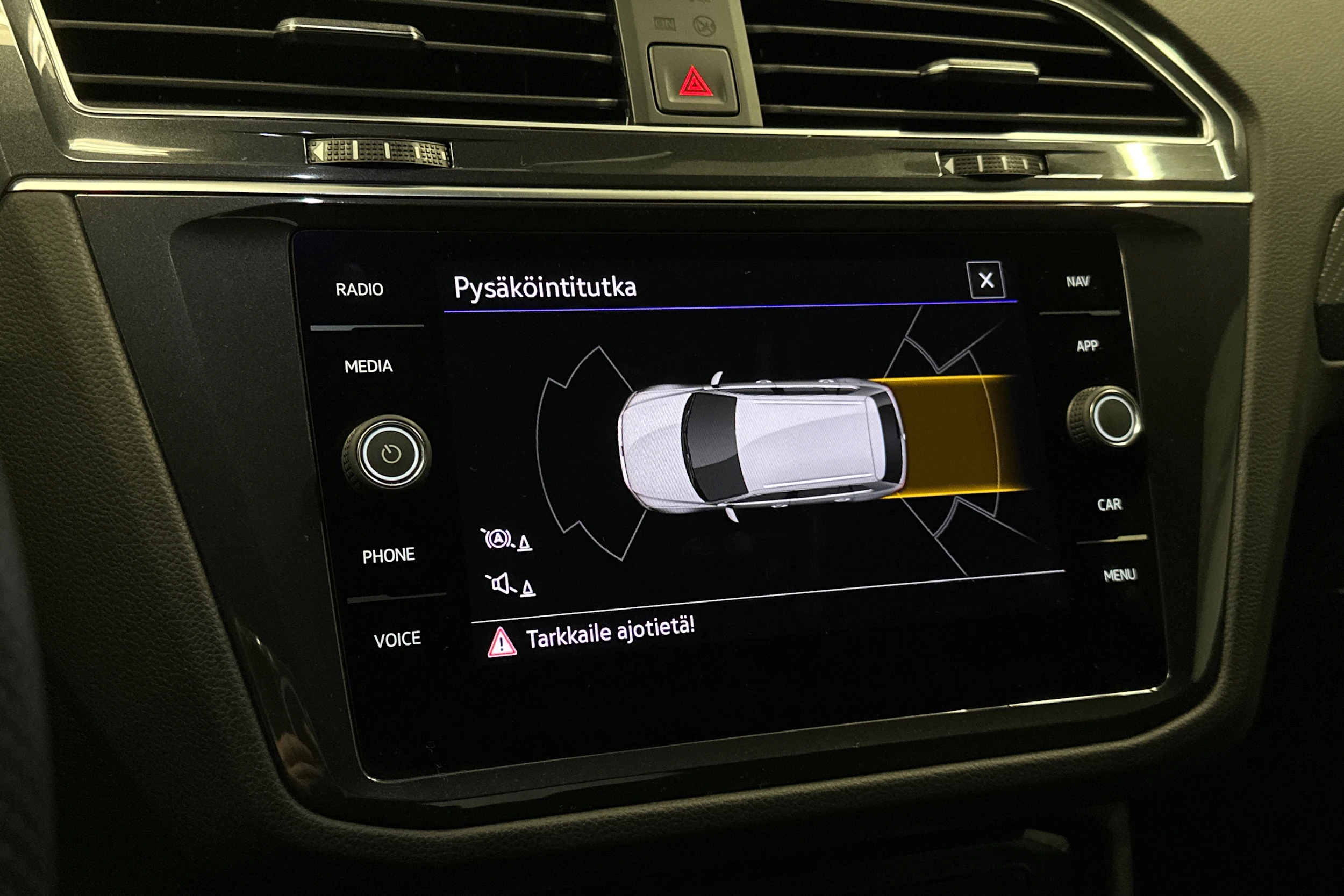 musta Volkswagen Tiguan 2022 kuva 26.