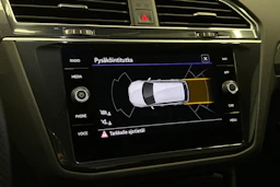 musta Volkswagen Tiguan 2022 kuva 26.