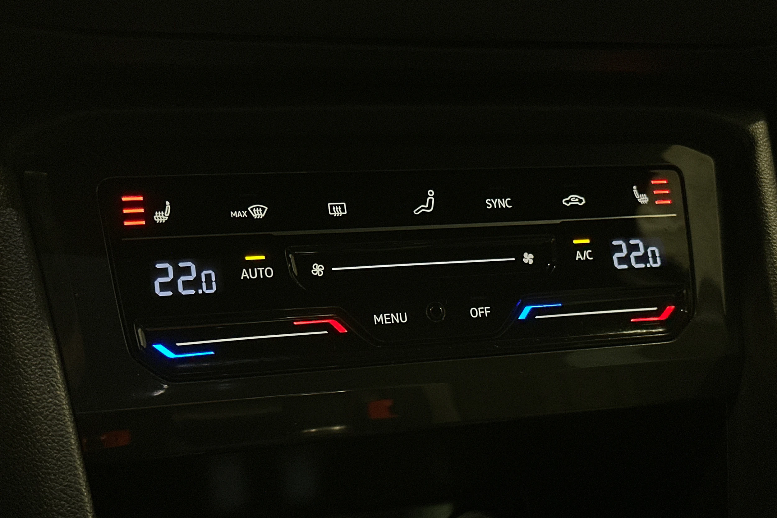 musta Volkswagen Tiguan 2022 kuva 27.