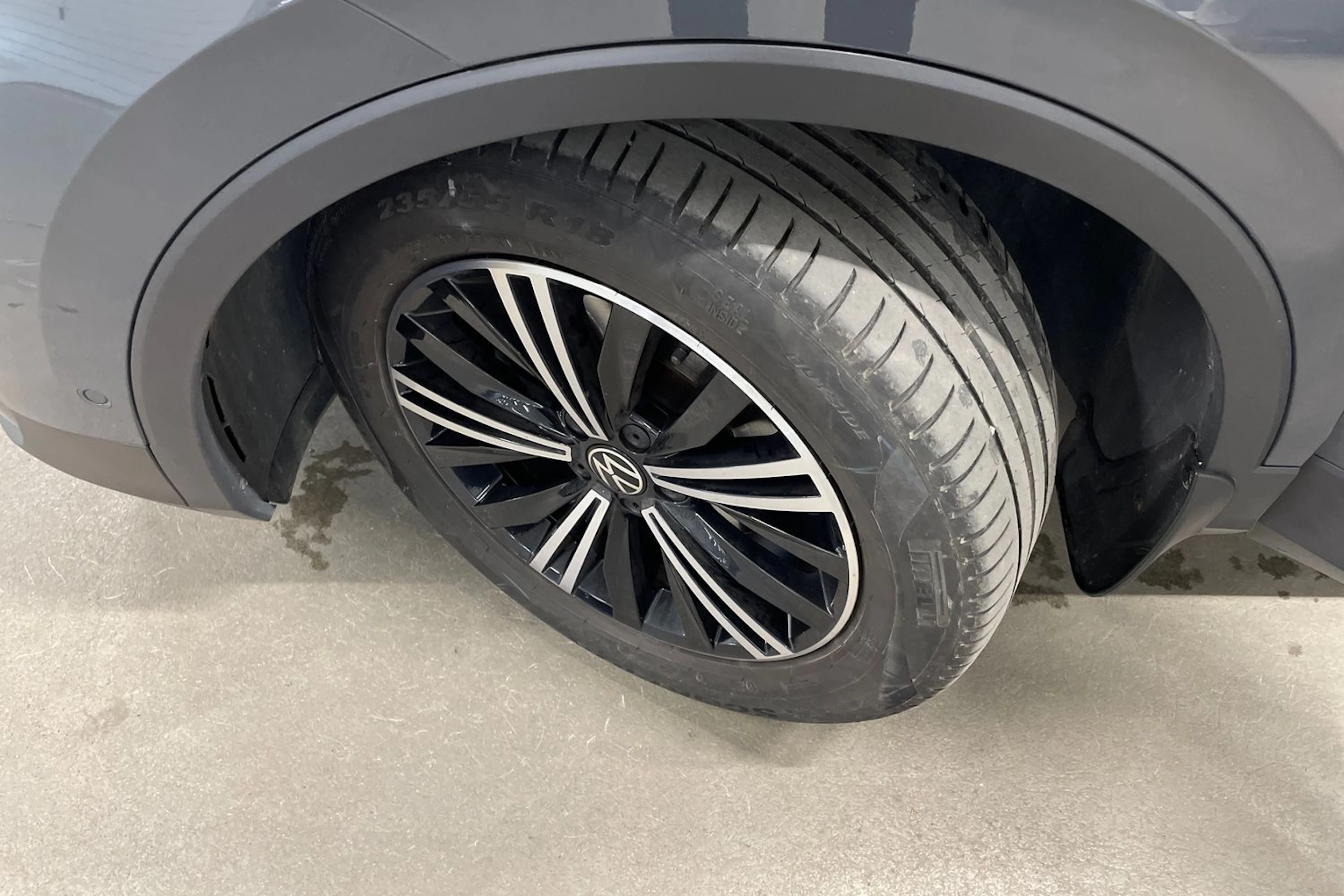 harmaa Volkswagen Tiguan 2022 kuva 13.