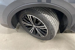 harmaa Volkswagen Tiguan 2022 kuva 13.