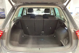 harmaa Volkswagen Tiguan 2022 kuva 16.