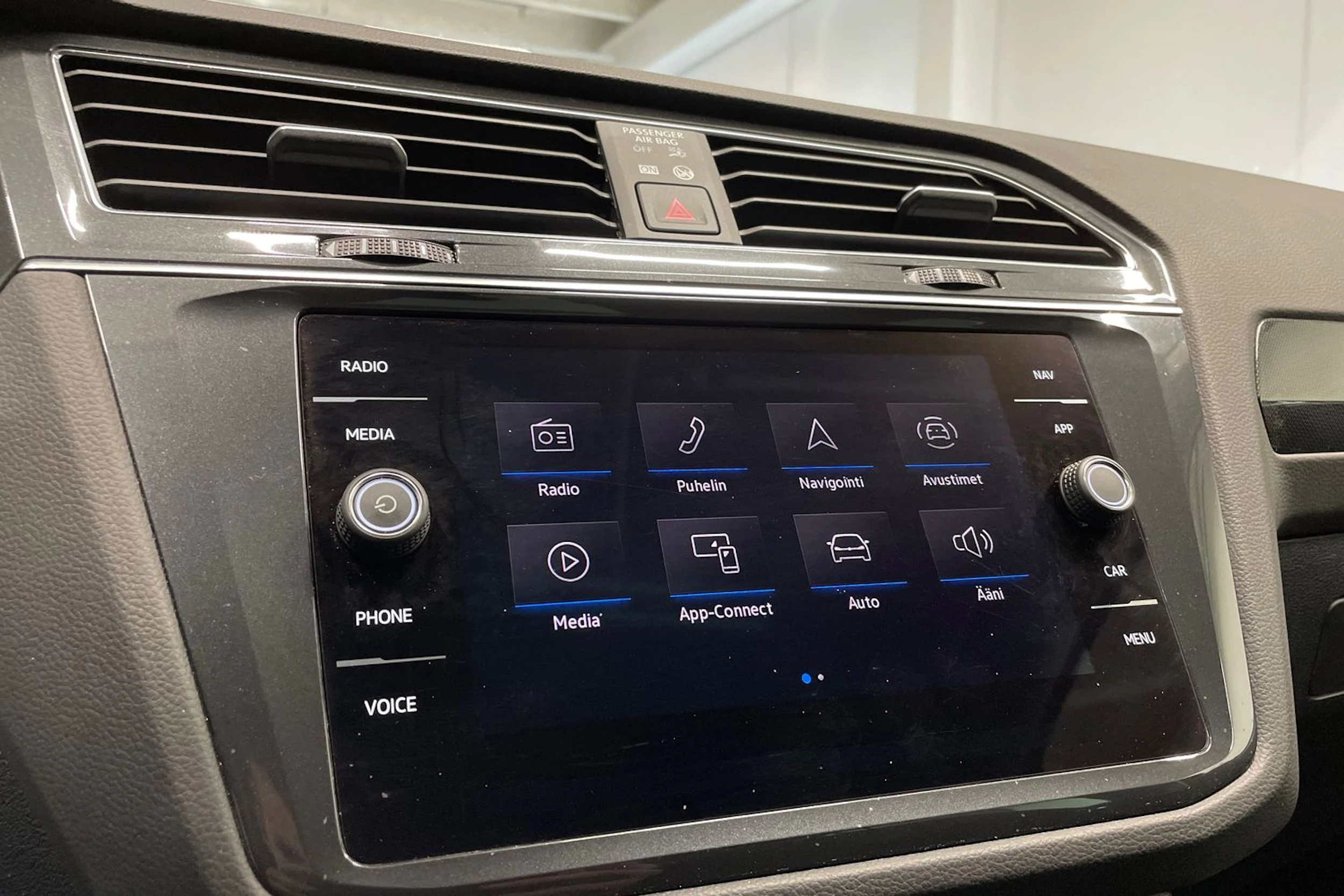 harmaa Volkswagen Tiguan 2022 kuva 19.
